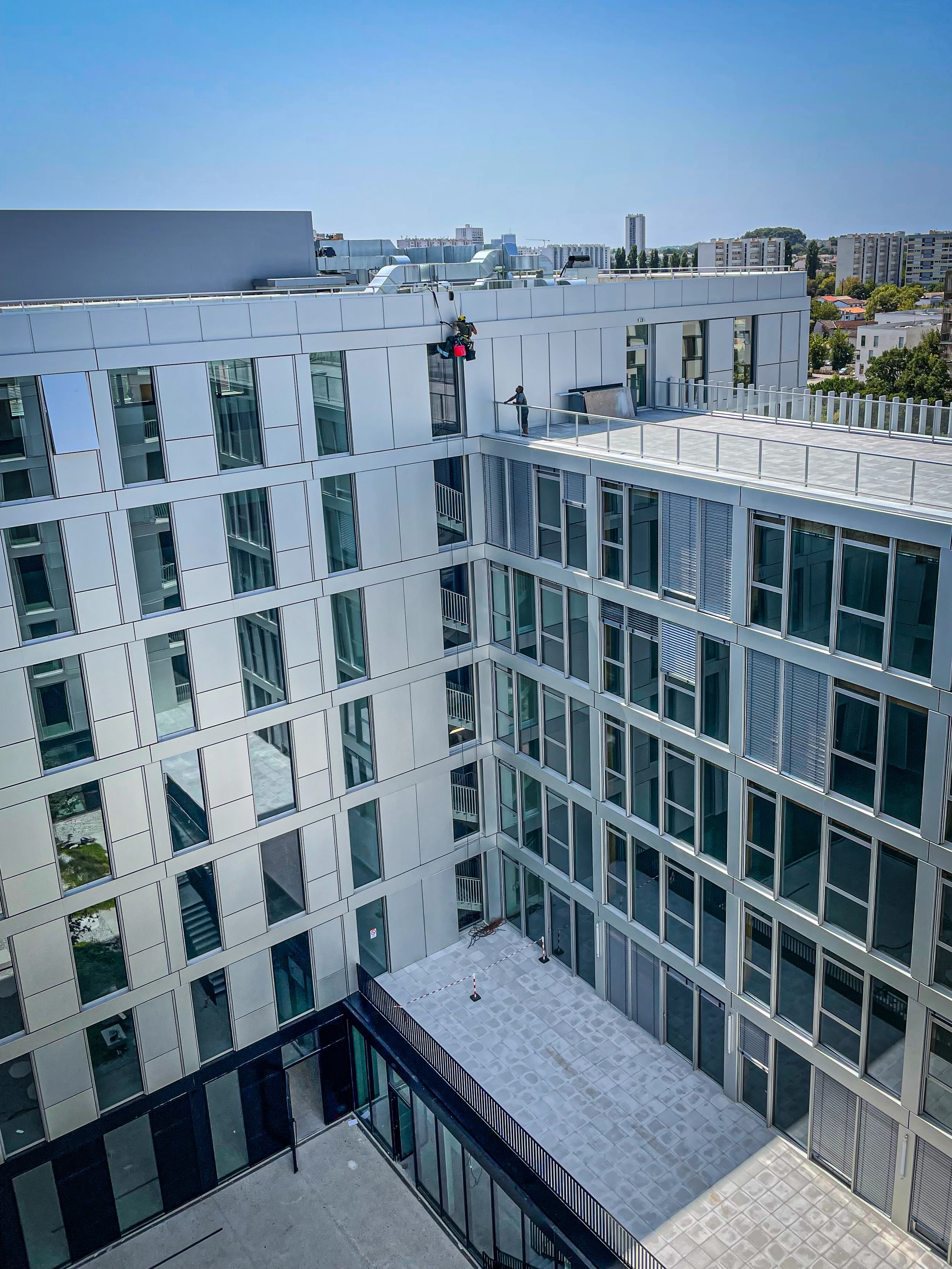 Intervention de cordistes MS Access pour à quelques joints près chez COBAREC à Bordeaux (bâtiment) – 2